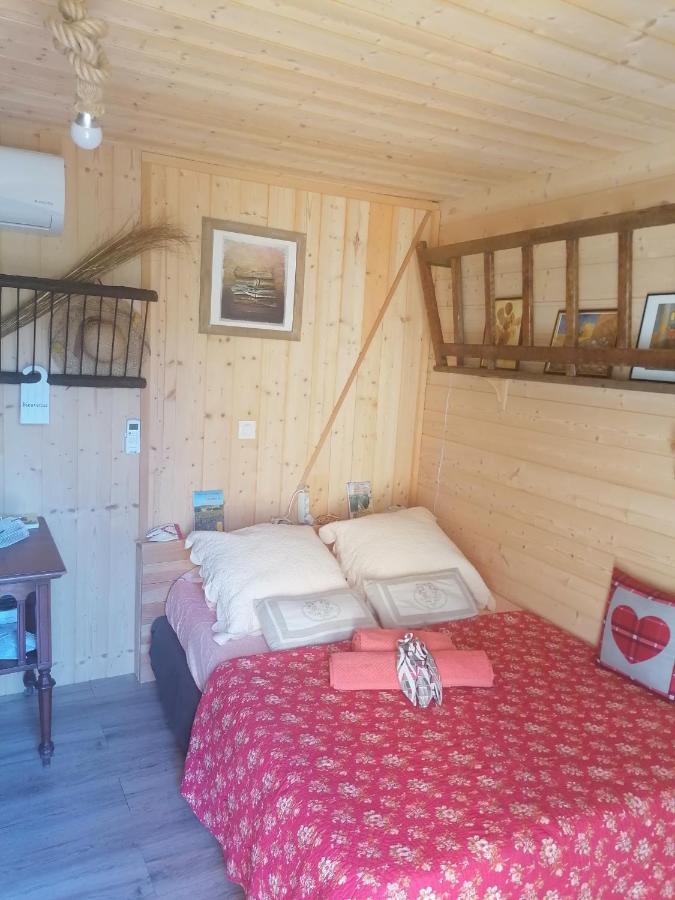 La Fee Viviane Et Michel L'Enchanteur Robion en Luberon Exteriér fotografie