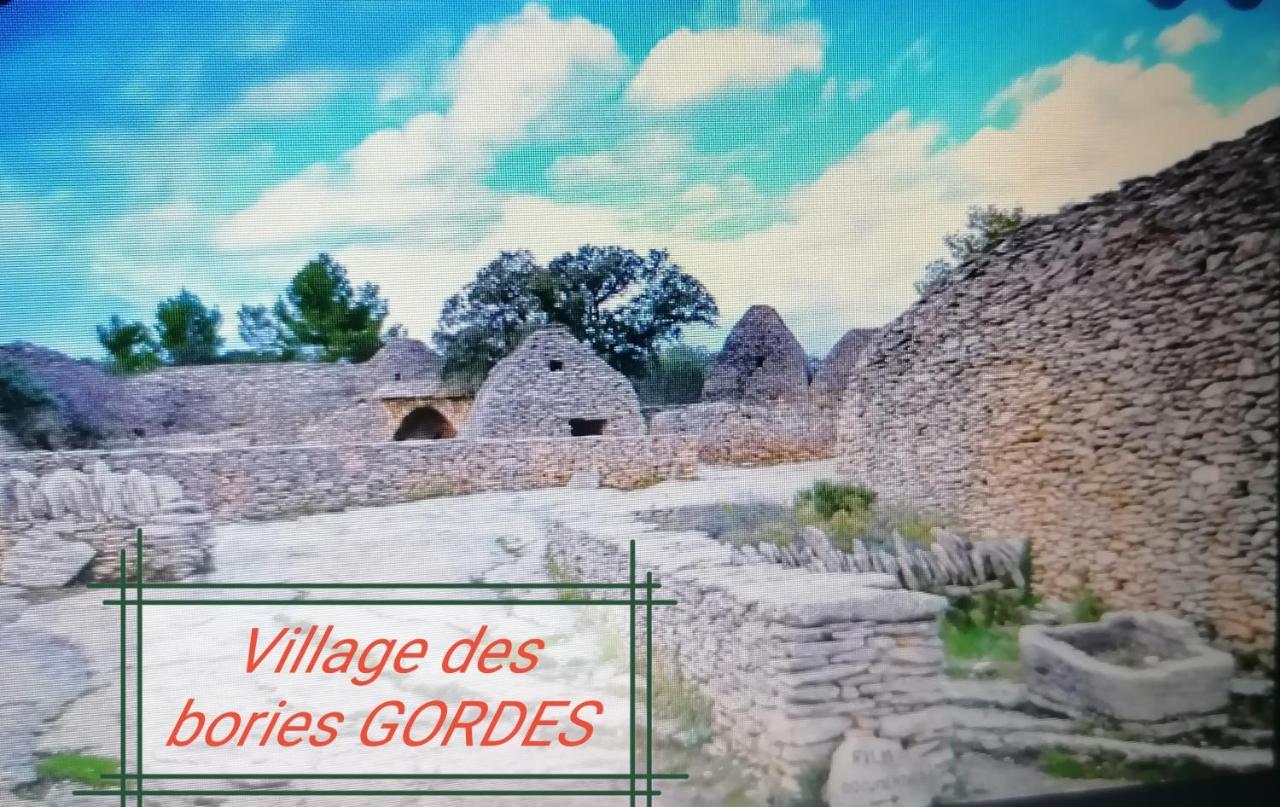 La Fee Viviane Et Michel L'Enchanteur Robion en Luberon Exteriér fotografie