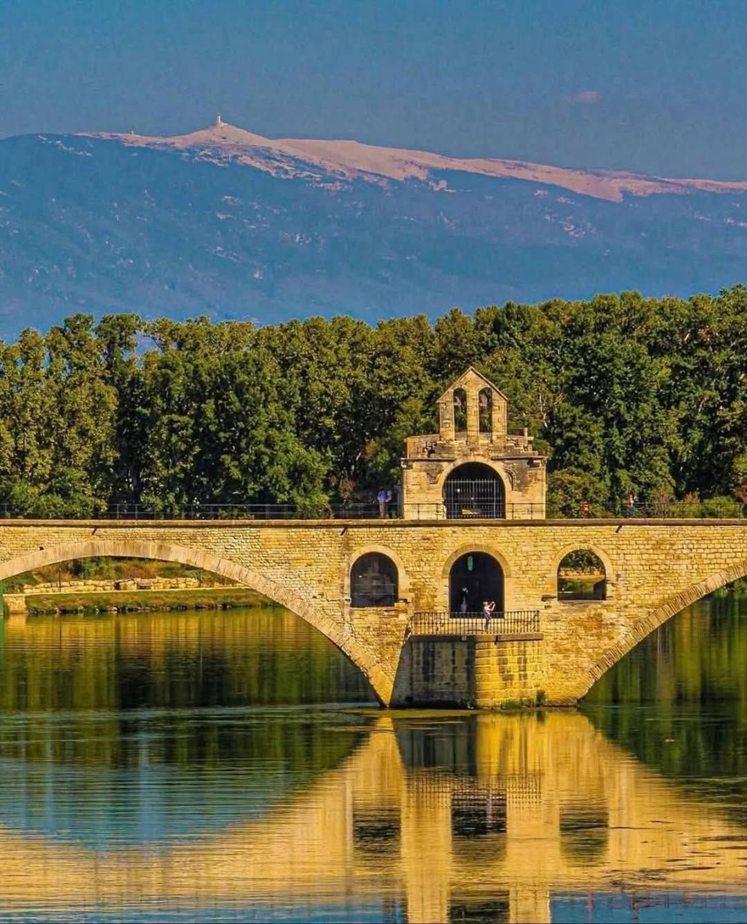 La Fee Viviane Et Michel L'Enchanteur Robion en Luberon Exteriér fotografie